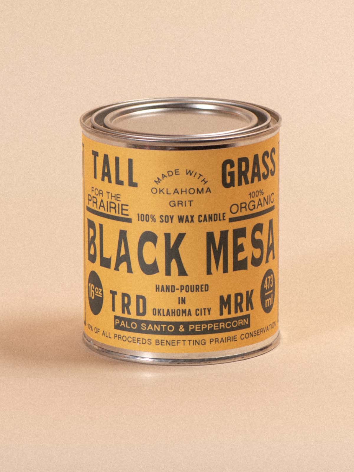 Black Mesa soy candle, detail view