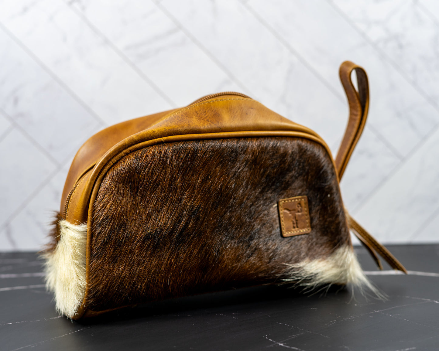 Cowhide leather Dopp kit travel bag, detail view