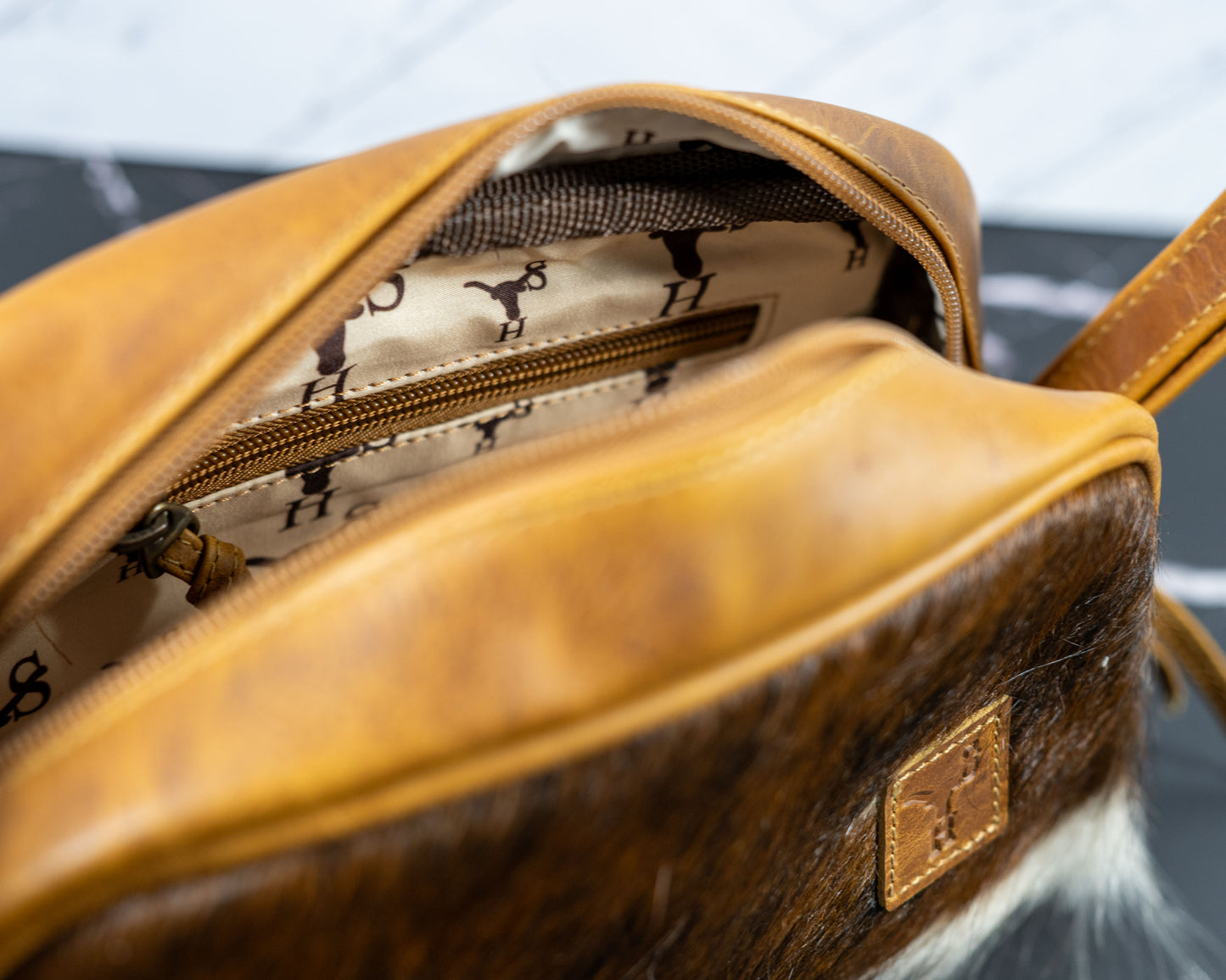 Cowhide leather Dopp kit travel bag, interior view