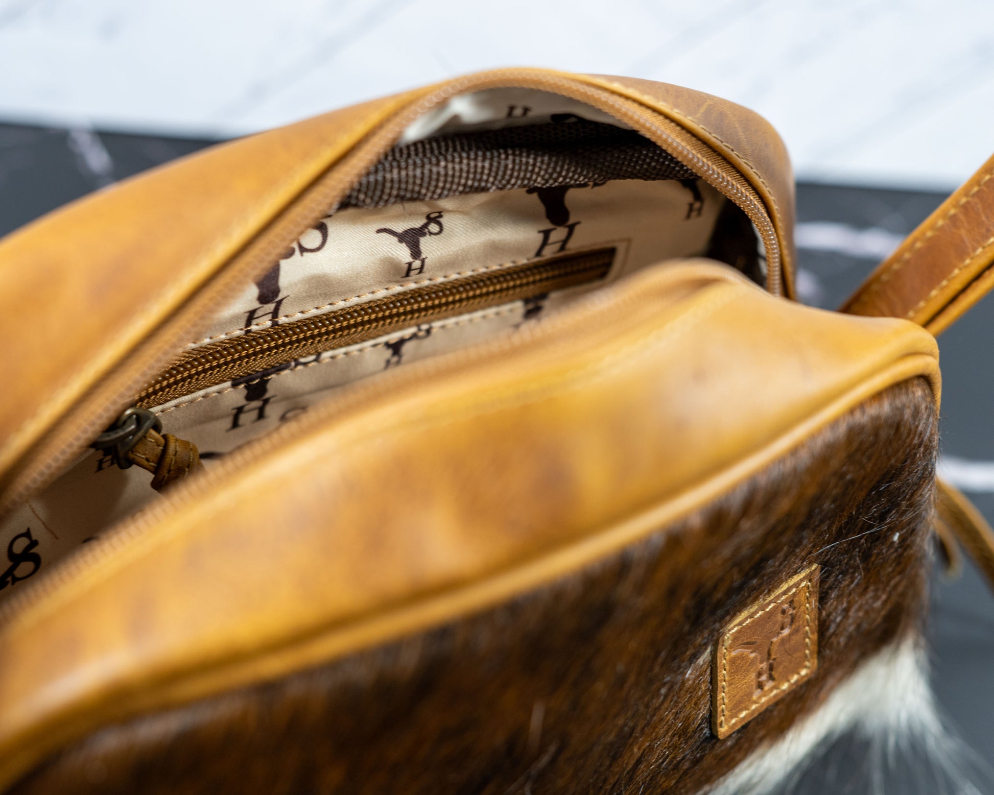 Cowhide leather Dopp kit travel bag, interior view